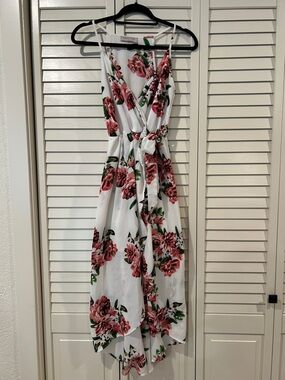 Dream Of Me Floral High Low Dress in White and Pink Size M